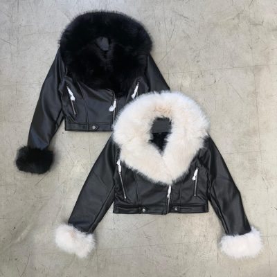 Campera de cuero corta con piel