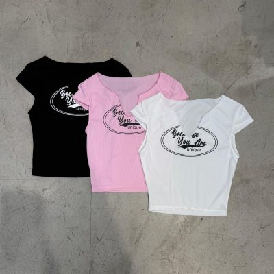 Remera crop tee estampado de morley