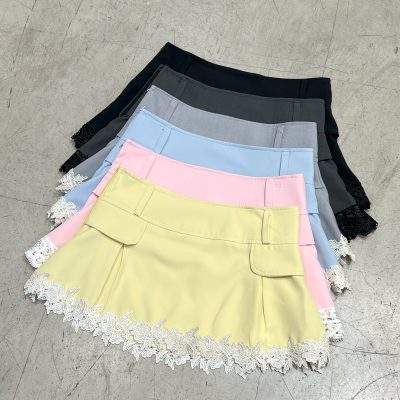 Pollera plisada con puntilla de crep