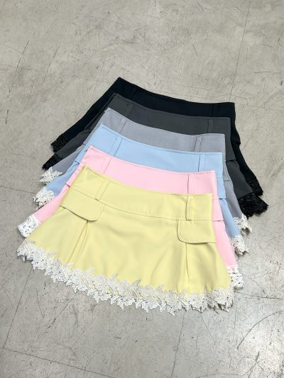 Pollera plisada con puntilla de crep