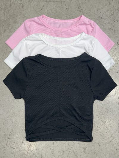 Remera crop tee manga corta coyareta cruzada - Imagen 2