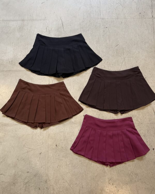 Pollera mini tiro bajo Tableada c. Short Adentro