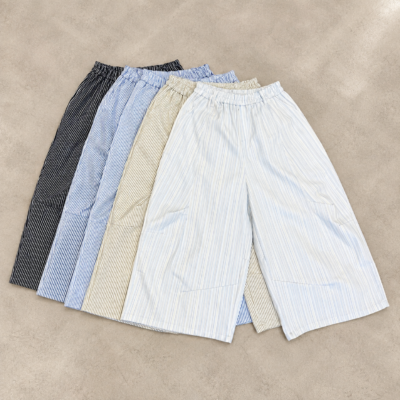 Pantalón Barrel Corto Rayado